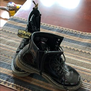 Dr. Martens cute Air Wair!!!